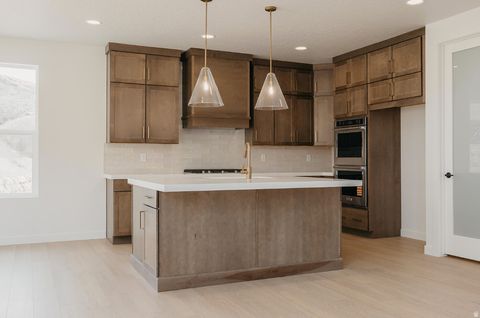 Tiny photo for 1618 W CANYON RIM RD, Lehi, UT 84048 (MLS # 2124598)