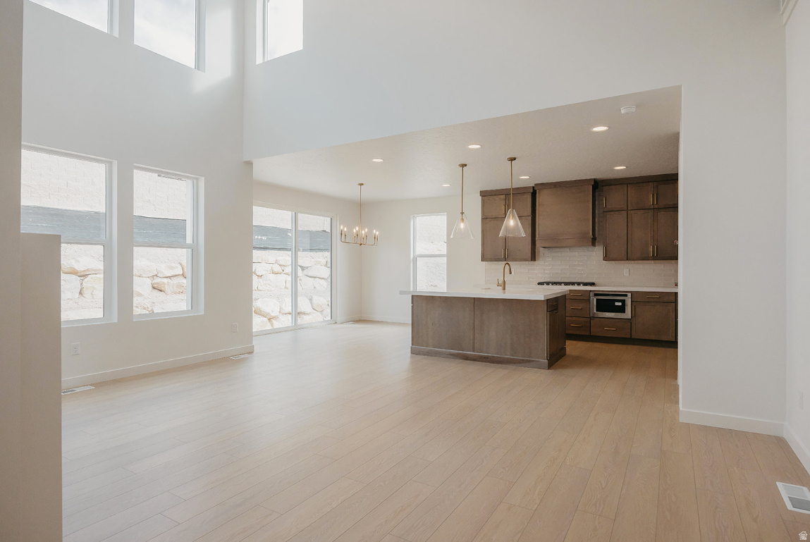 CANYON POINT - Residential