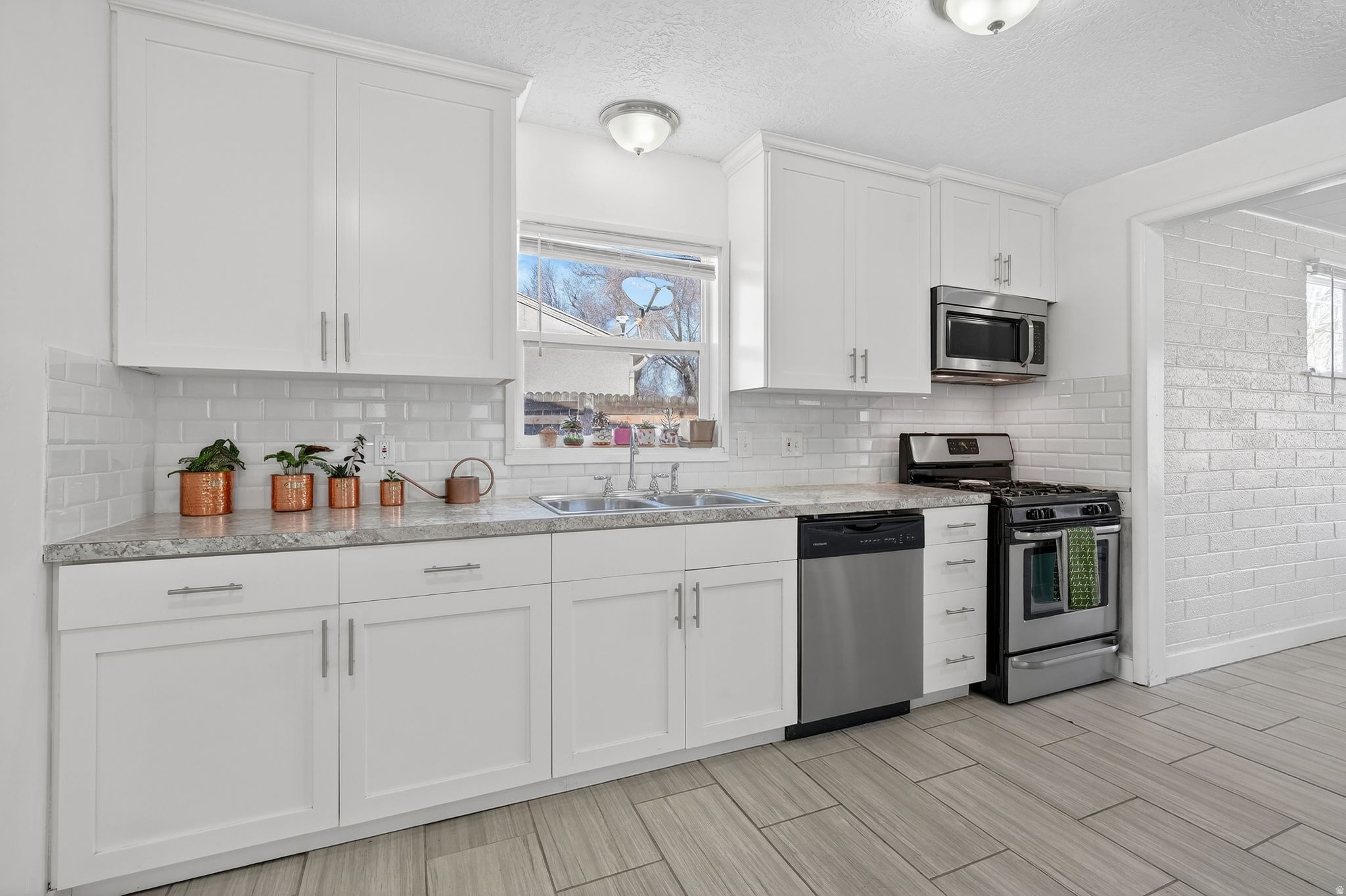 GLENDALE GARDENS - Residential