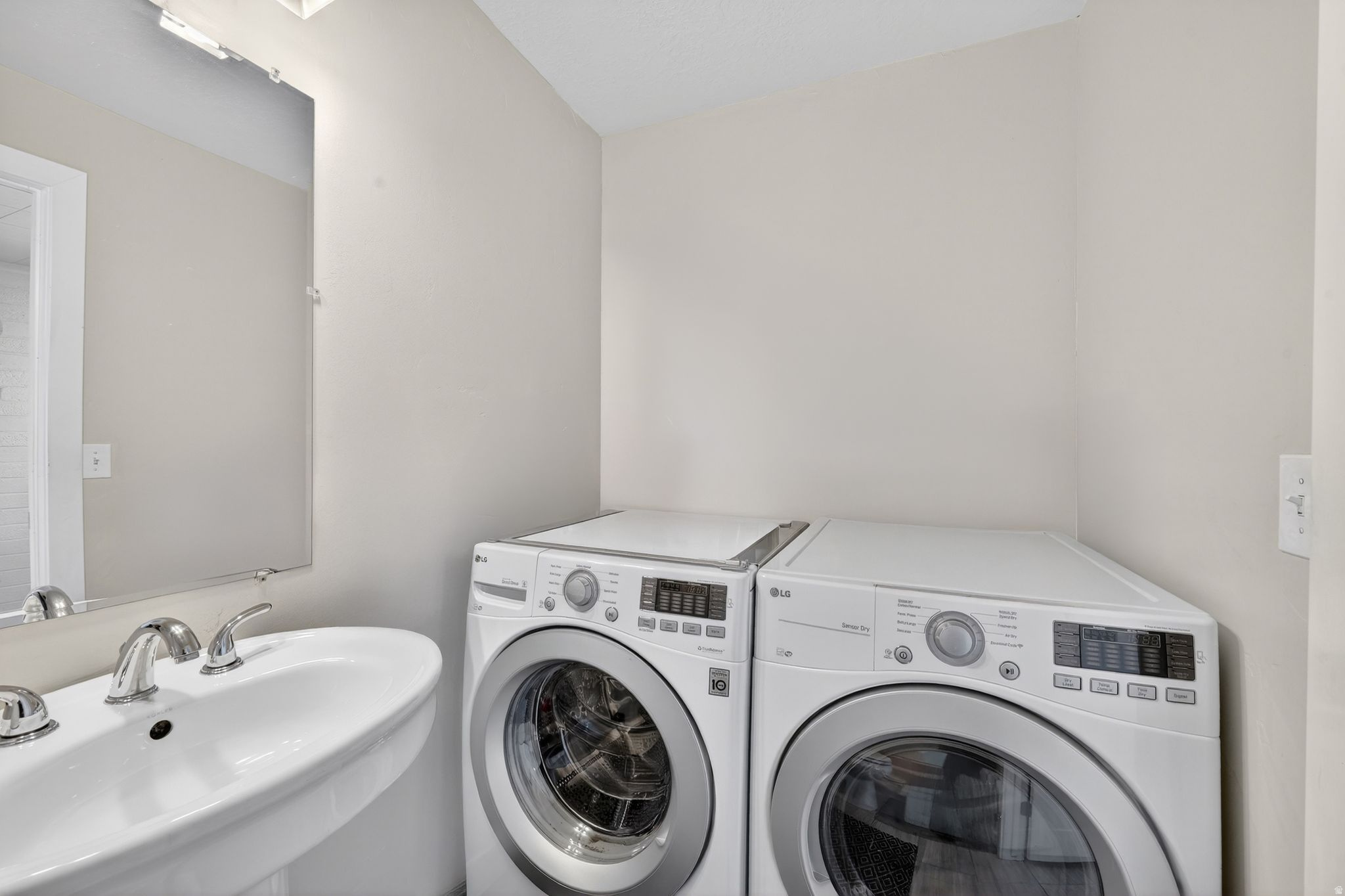 GLENDALE GARDENS - Residential