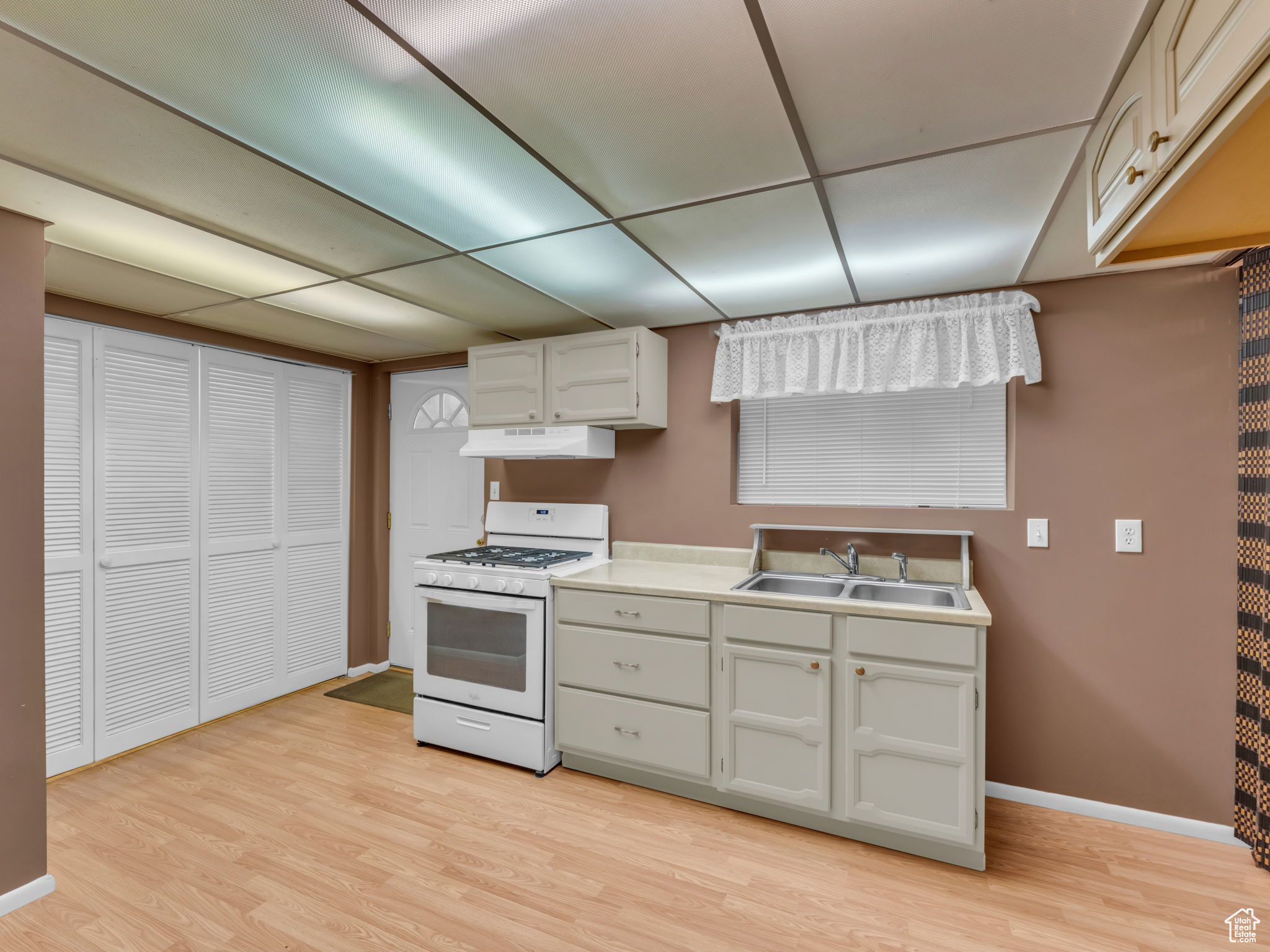 MEADOWS - Residential