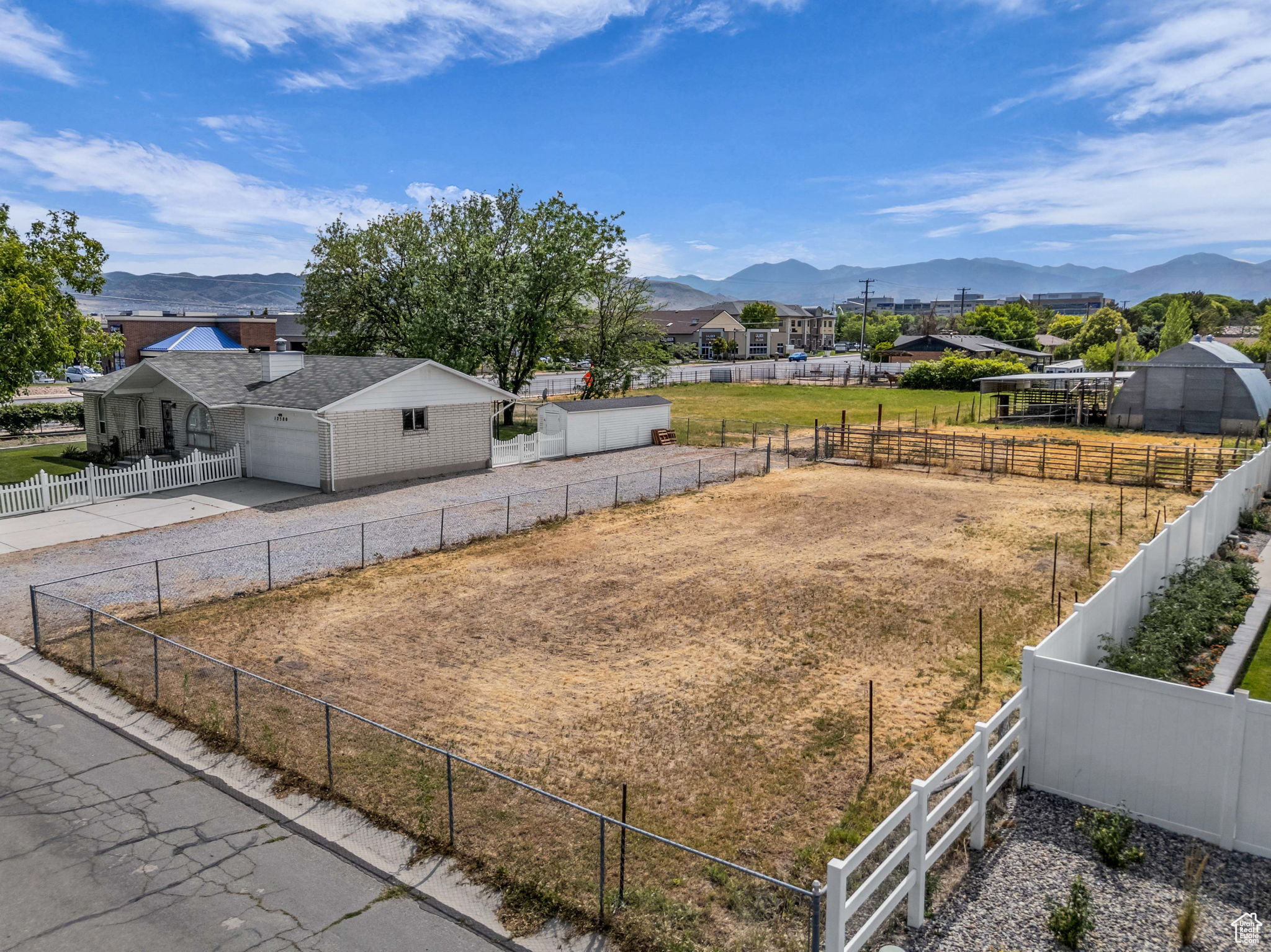 MEADOWS - Residential