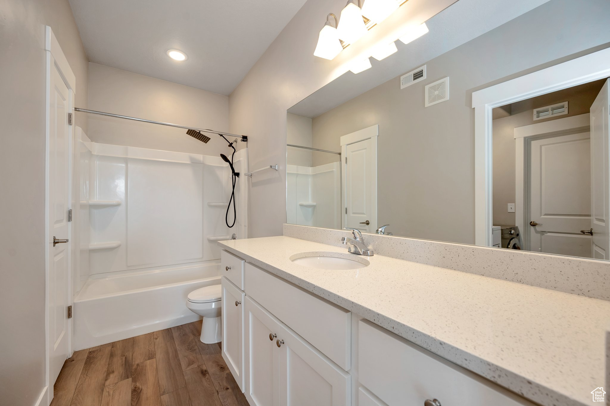 Heber City, Utah 84032, United States, 3 Bedrooms Bedrooms, ,2 BathroomsBathrooms,Residential,Active,166000