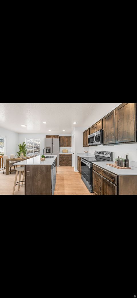 Tiny photo for 4006 S WALNUT BARK LN #MTH403, Mapleton, UT 84664 (MLS # 2130187)
