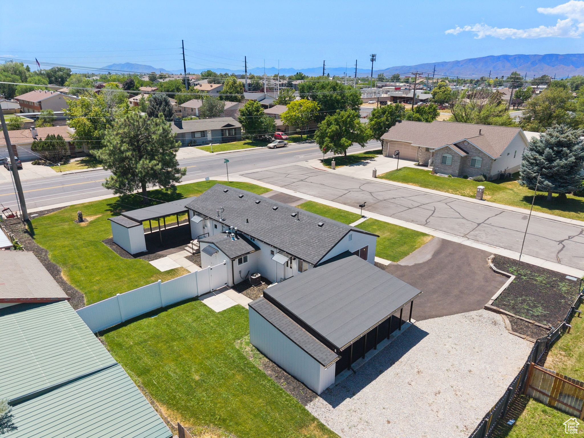 PARKSIDE CIRCLE - Residential Income
