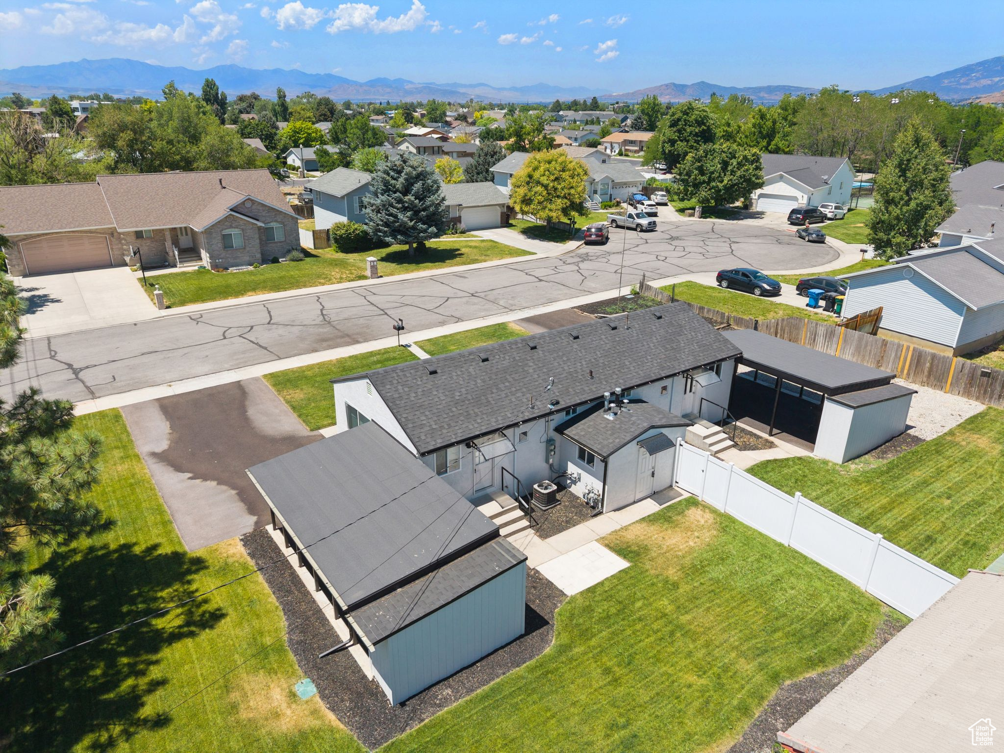PARKSIDE CIRCLE - Residential Income