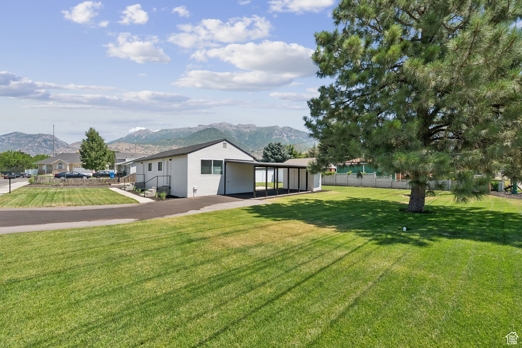 PARKSIDE CIRCLE - Residential Income