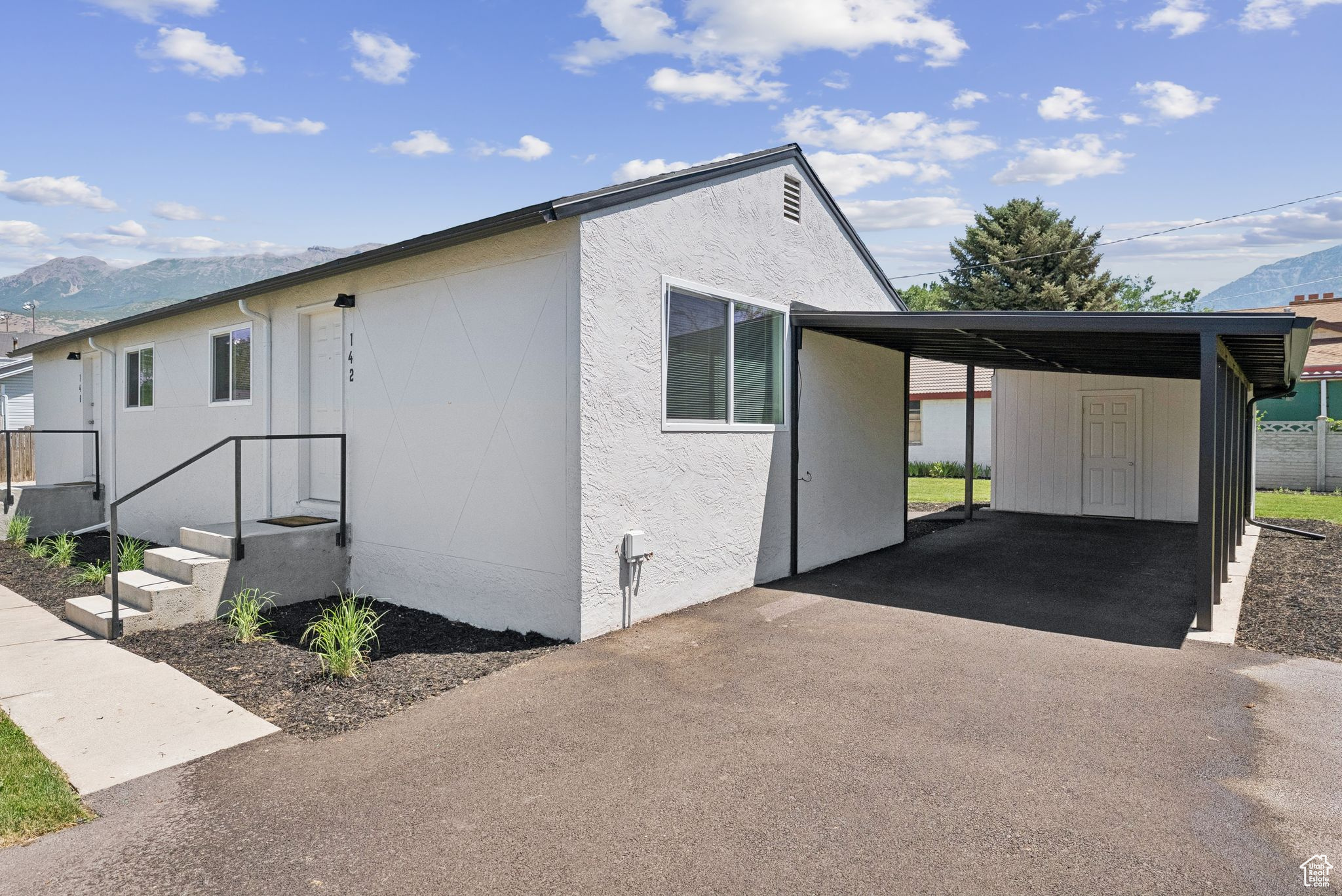 PARKSIDE CIRCLE - Residential Income