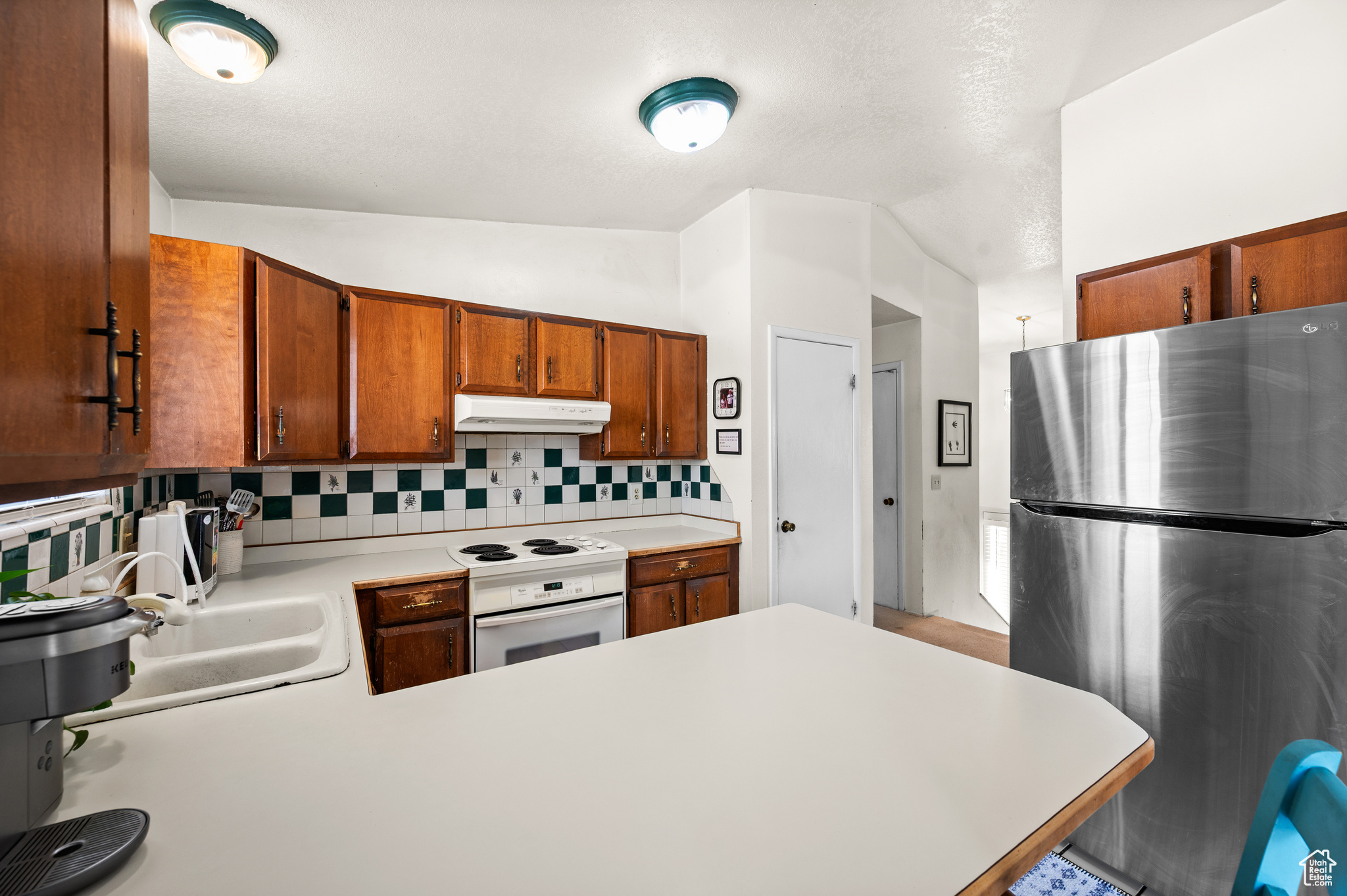 EXECUTIVE ESTATES - Residential