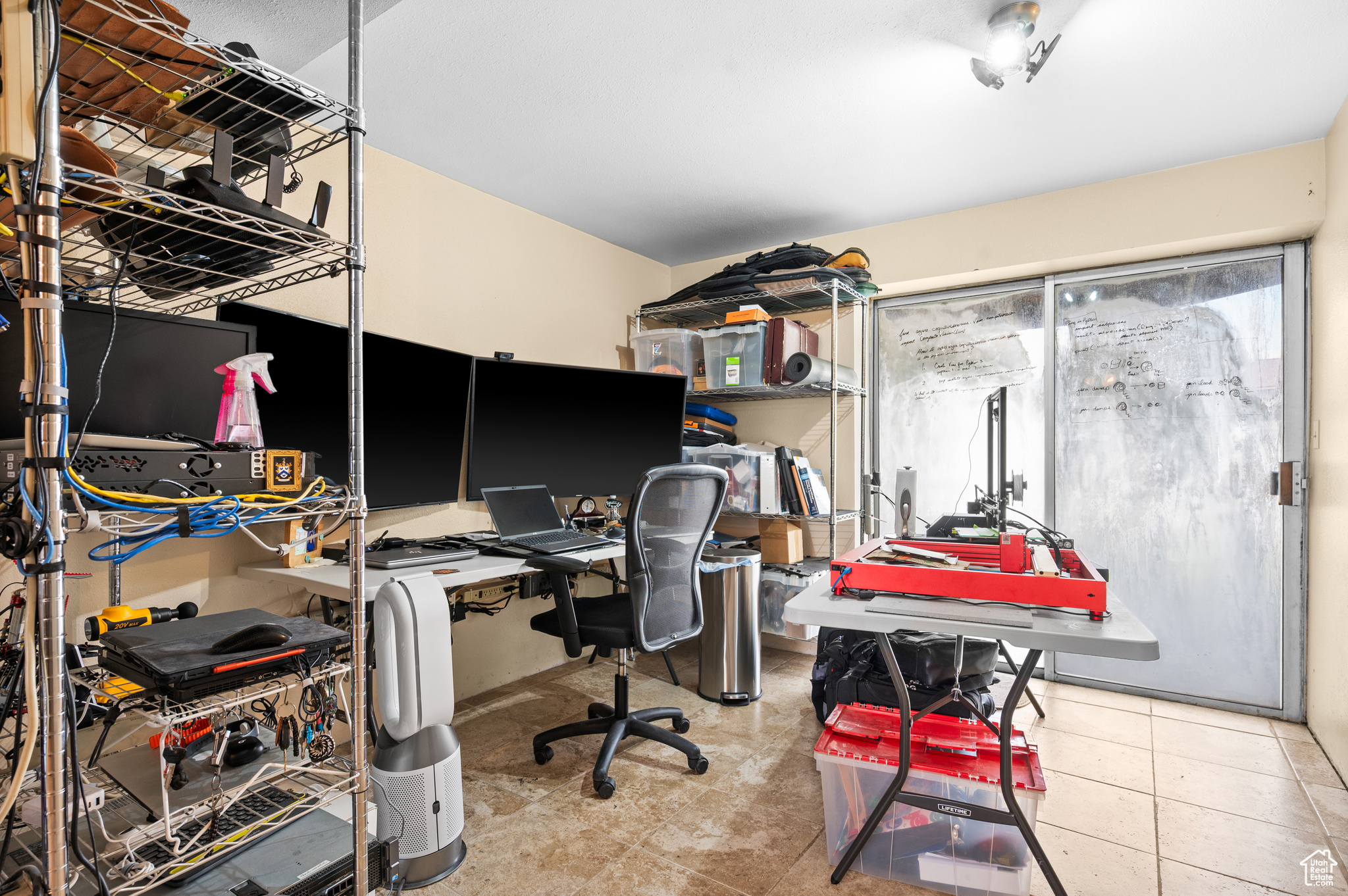 EXECUTIVE ESTATES - Residential