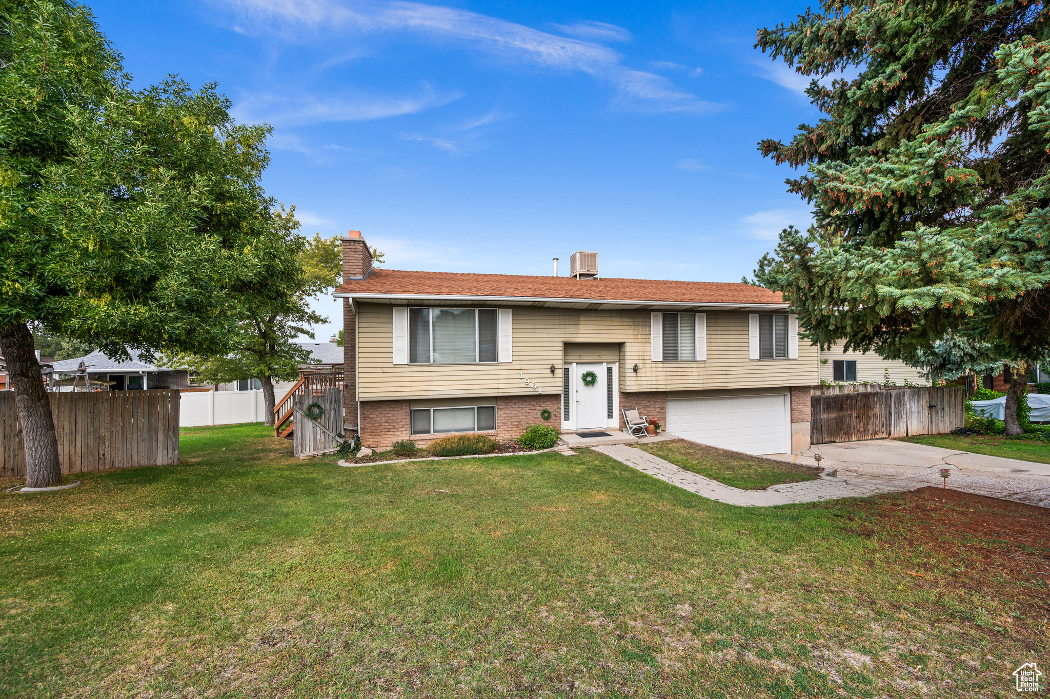 EXECUTIVE ESTATES - Residential