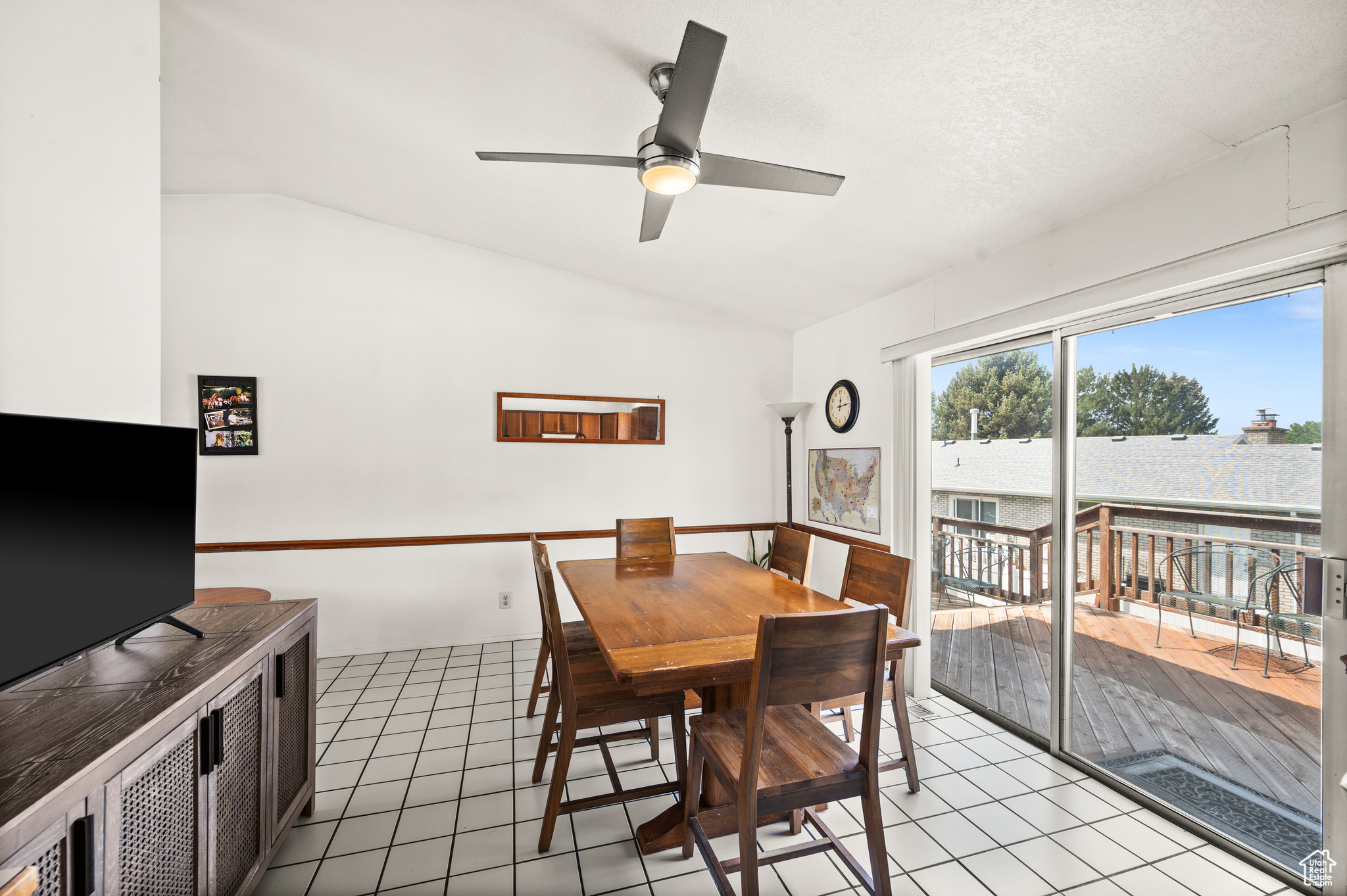 EXECUTIVE ESTATES - Residential