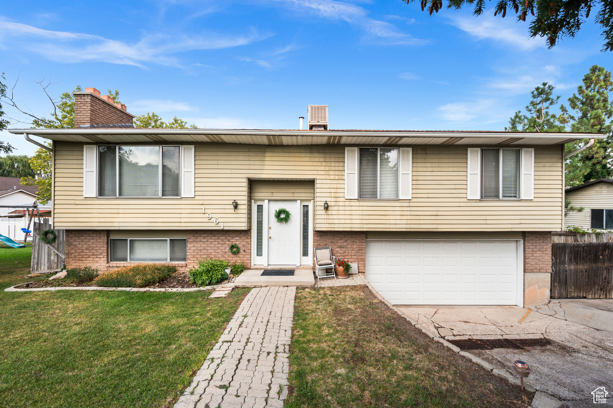 EXECUTIVE ESTATES - Residential