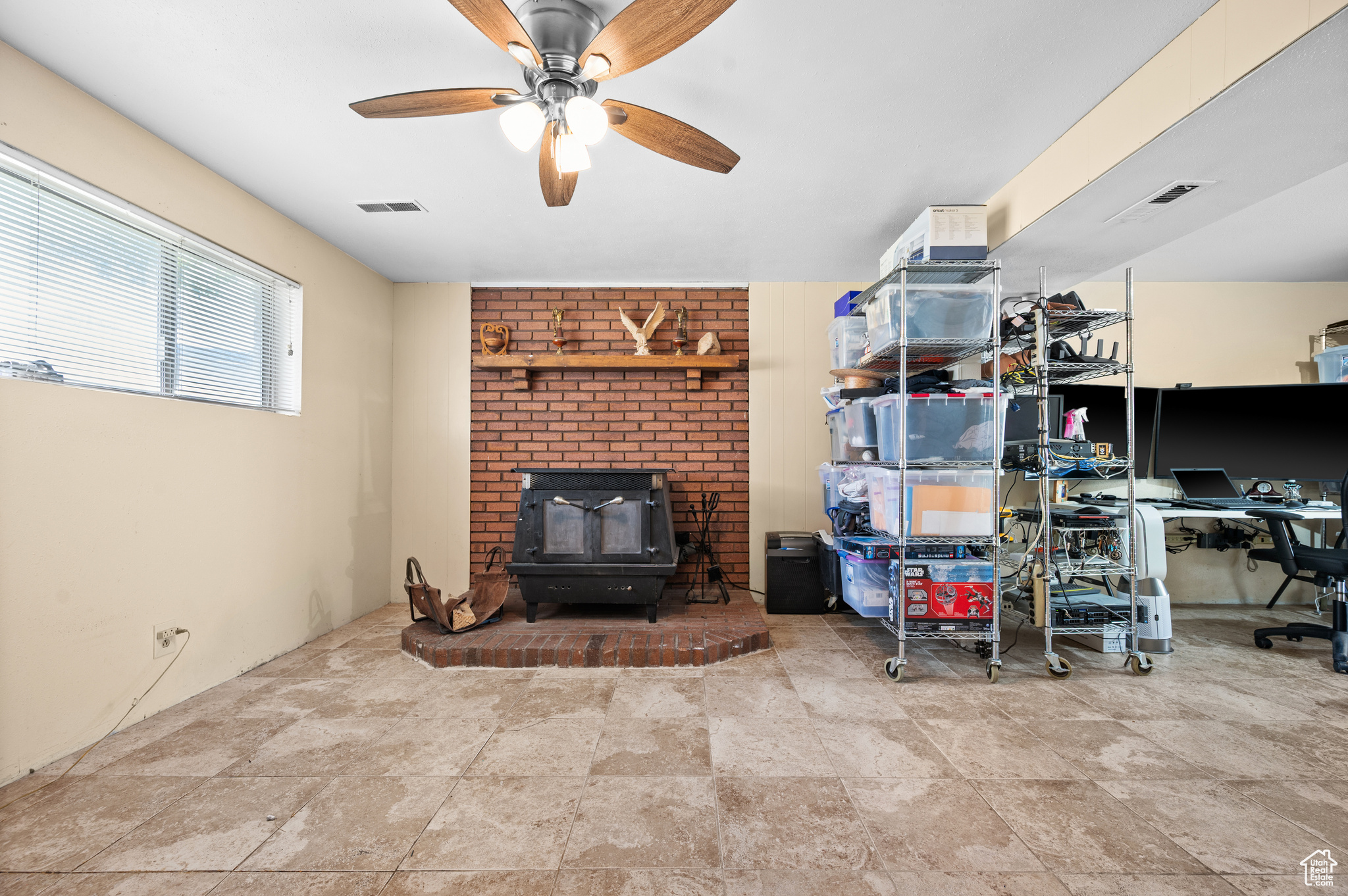 EXECUTIVE ESTATES - Residential