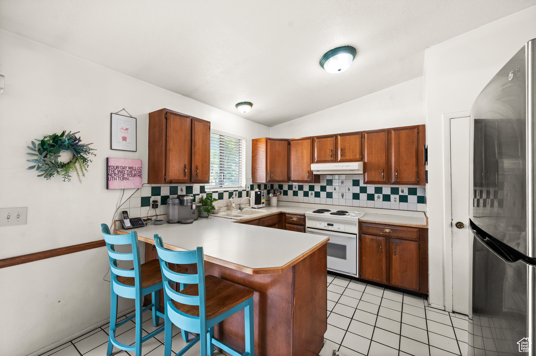 EXECUTIVE ESTATES - Residential