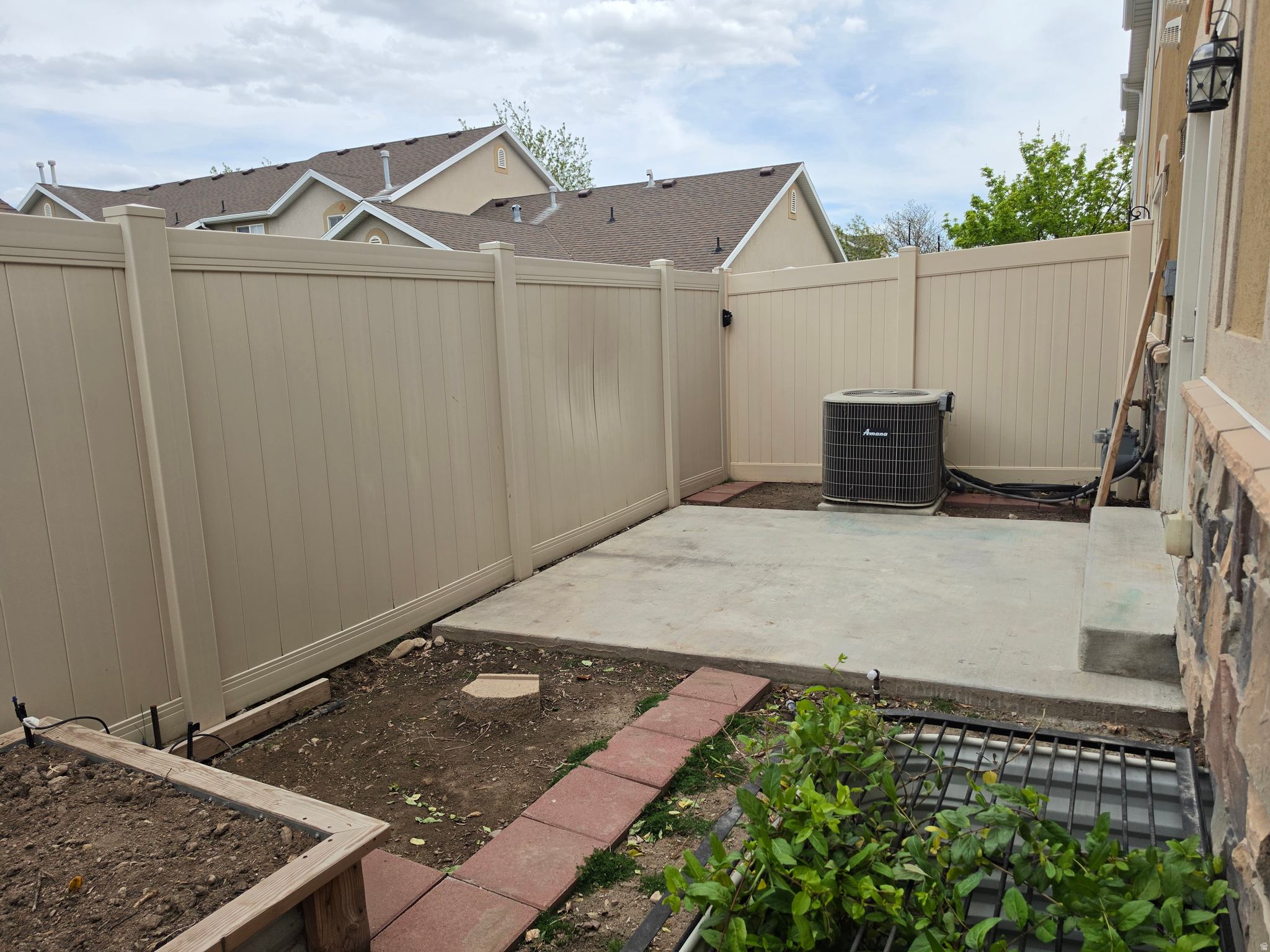 COPPER HILLS CONDOMINIUMS - Residential