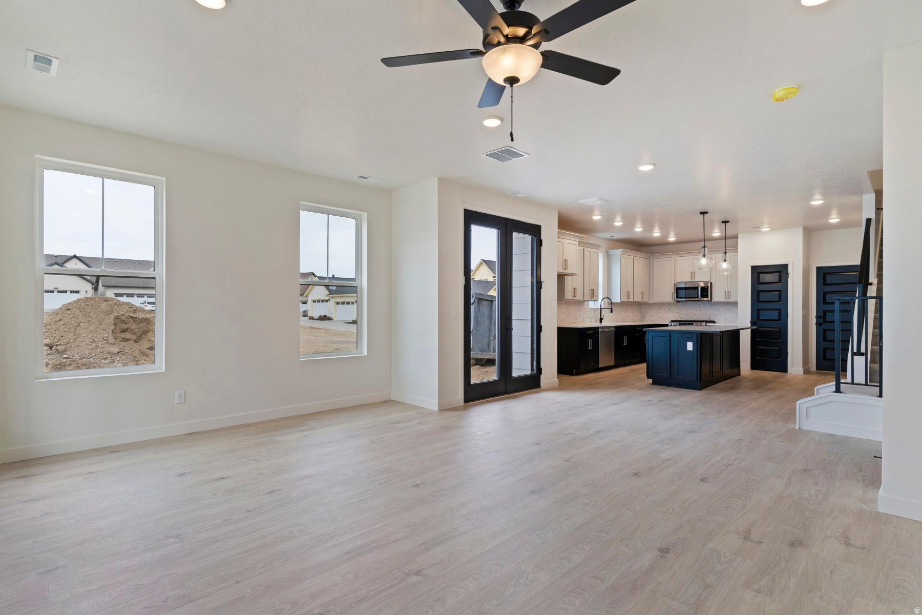 DAYBREAK - Residential