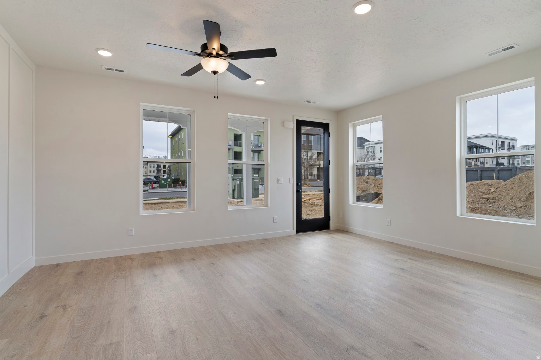 DAYBREAK - Residential