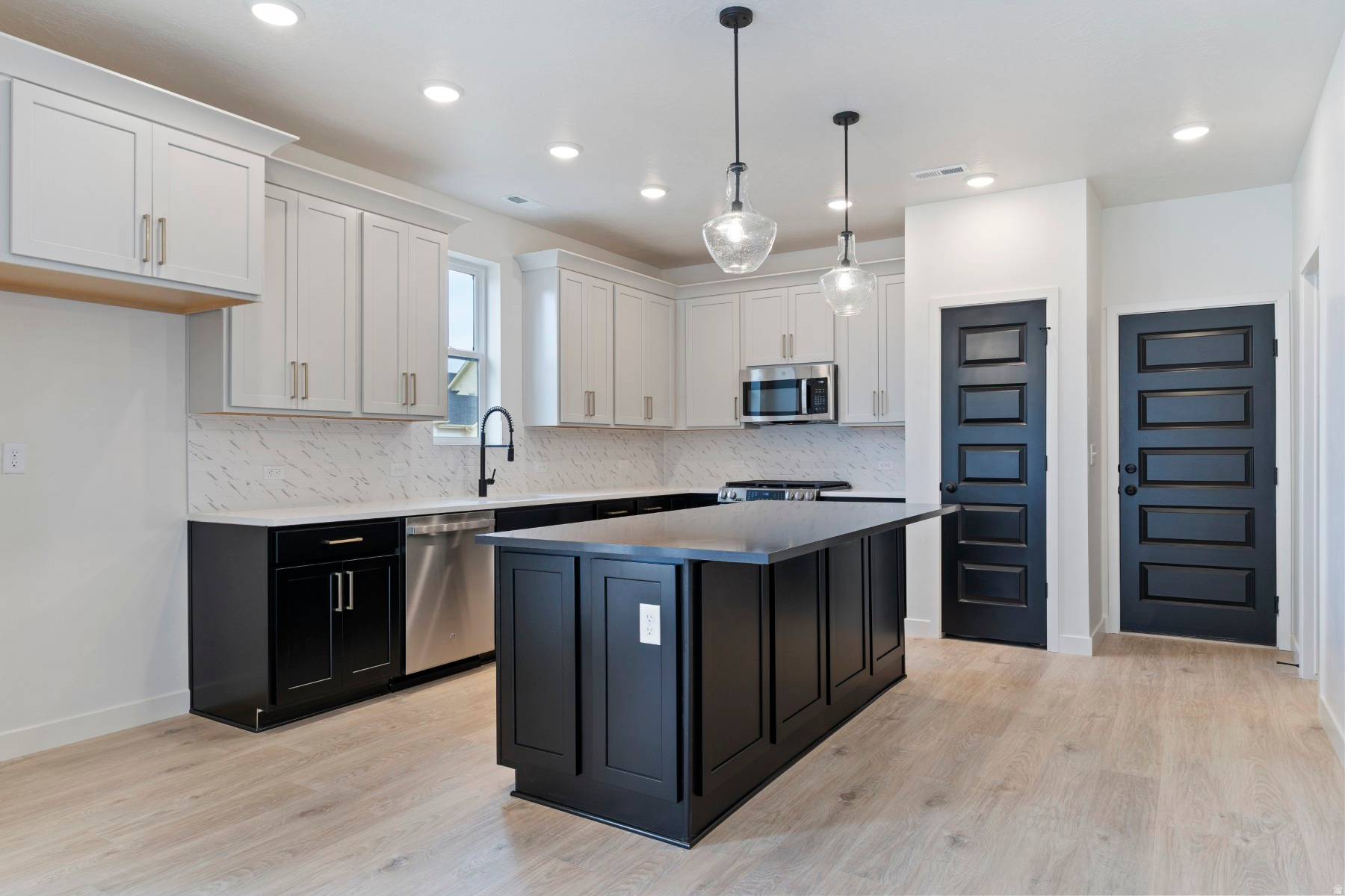 DAYBREAK - Residential