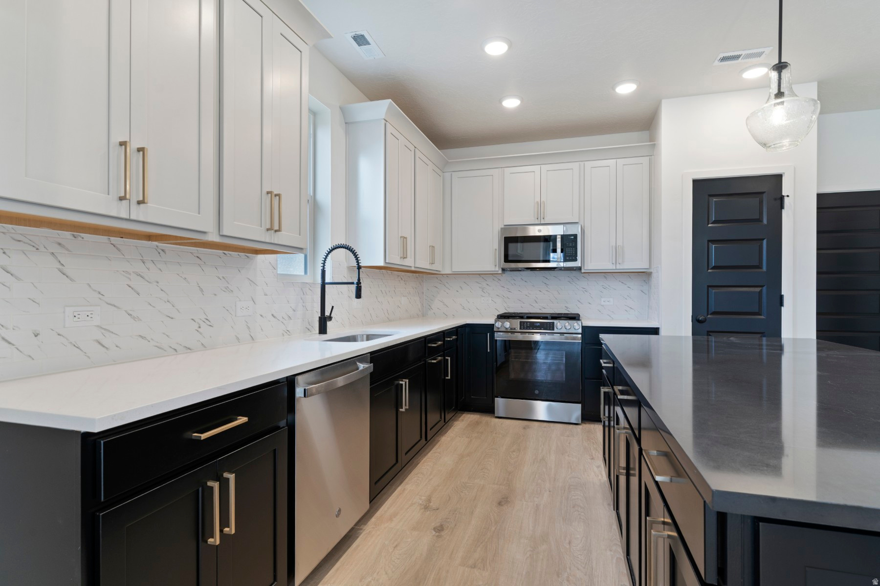 DAYBREAK - Residential