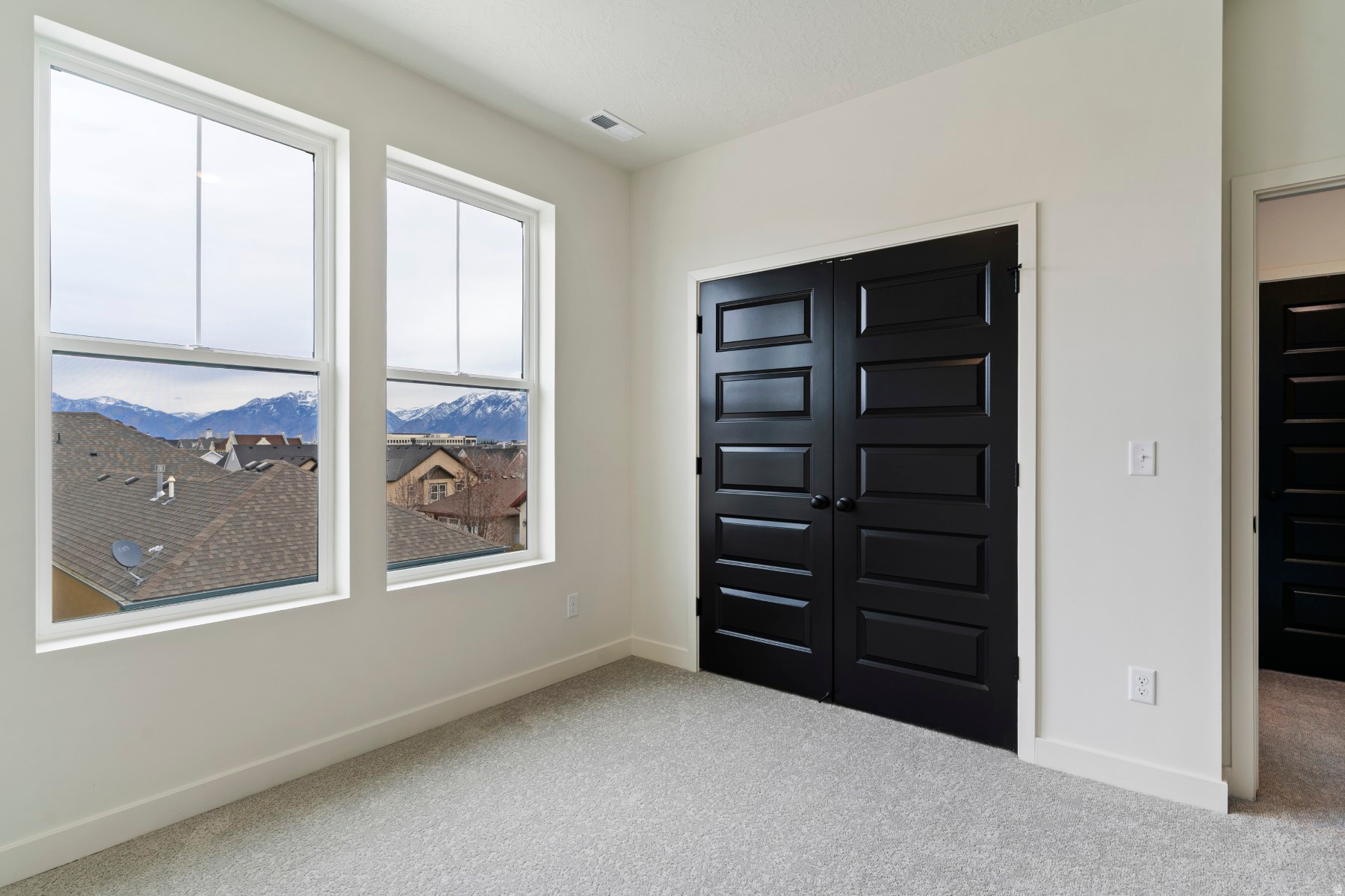 DAYBREAK - Residential