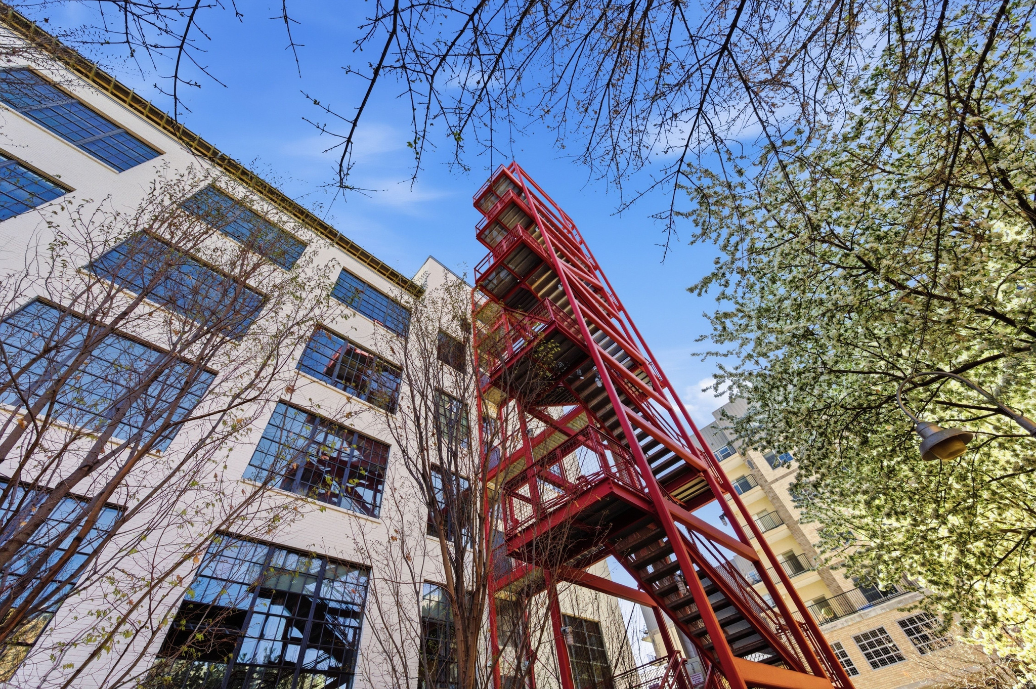 BROADWAY LOFTS - Residential
