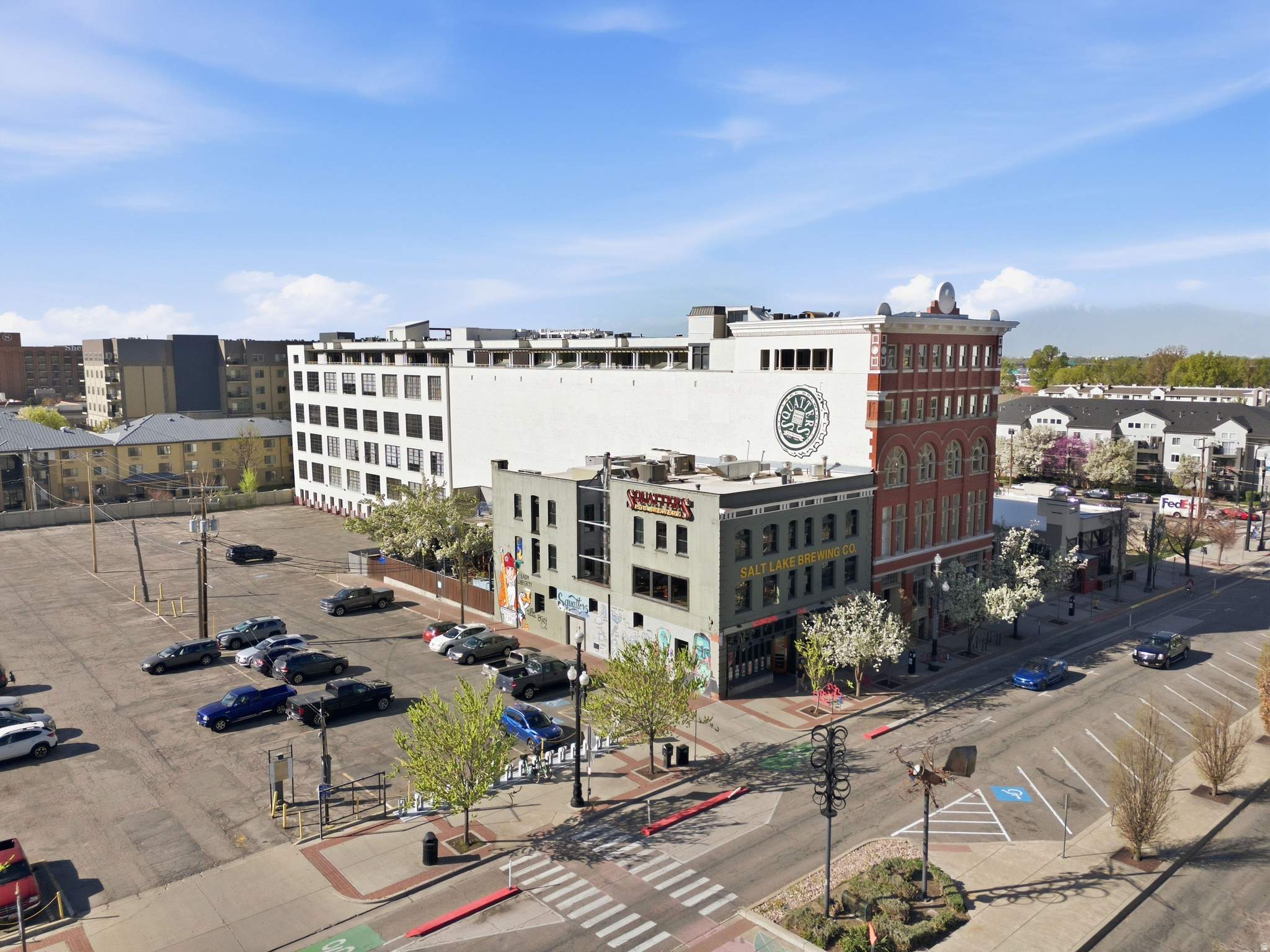 BROADWAY LOFTS - Residential