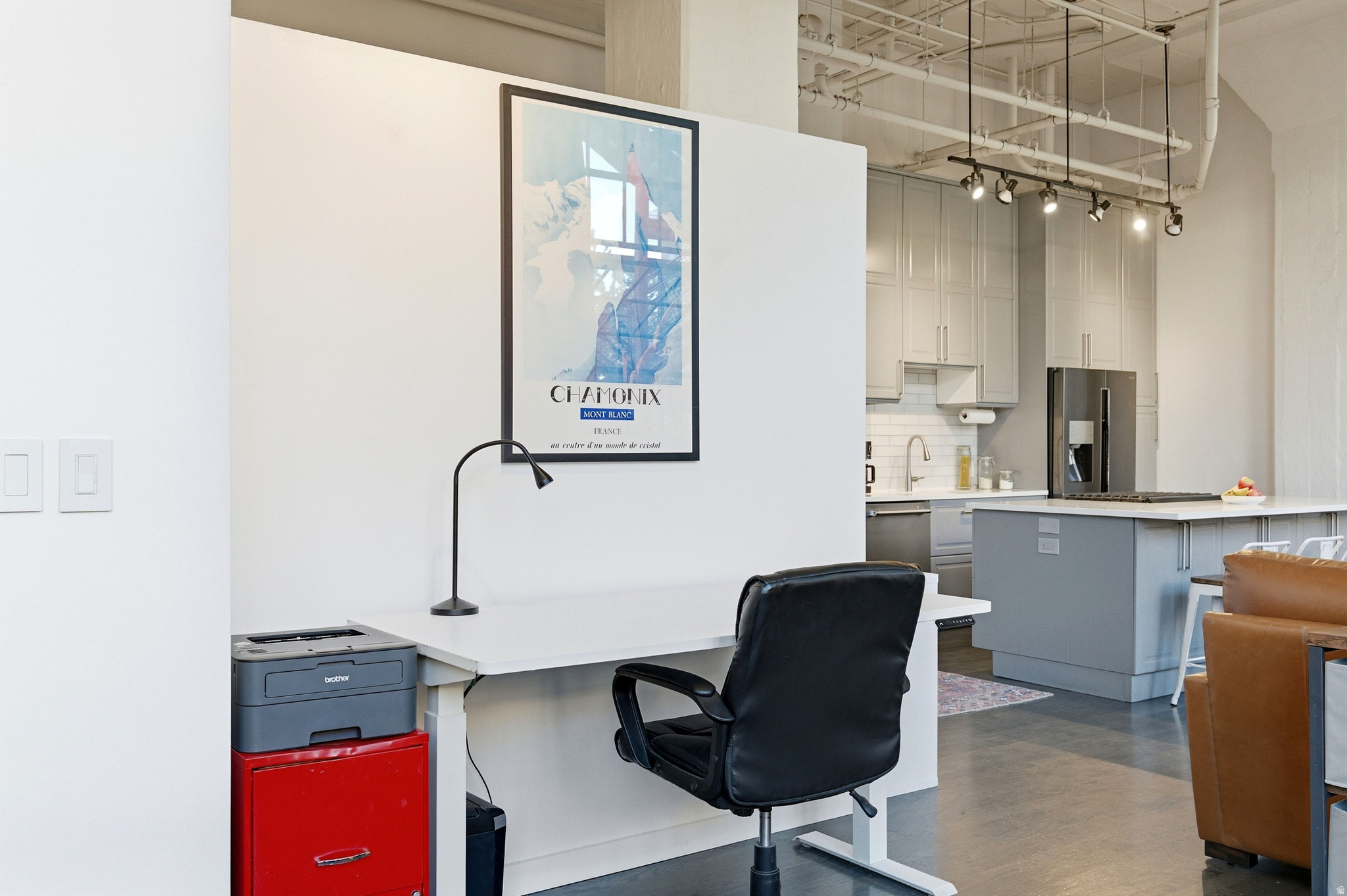 BROADWAY LOFTS - Residential