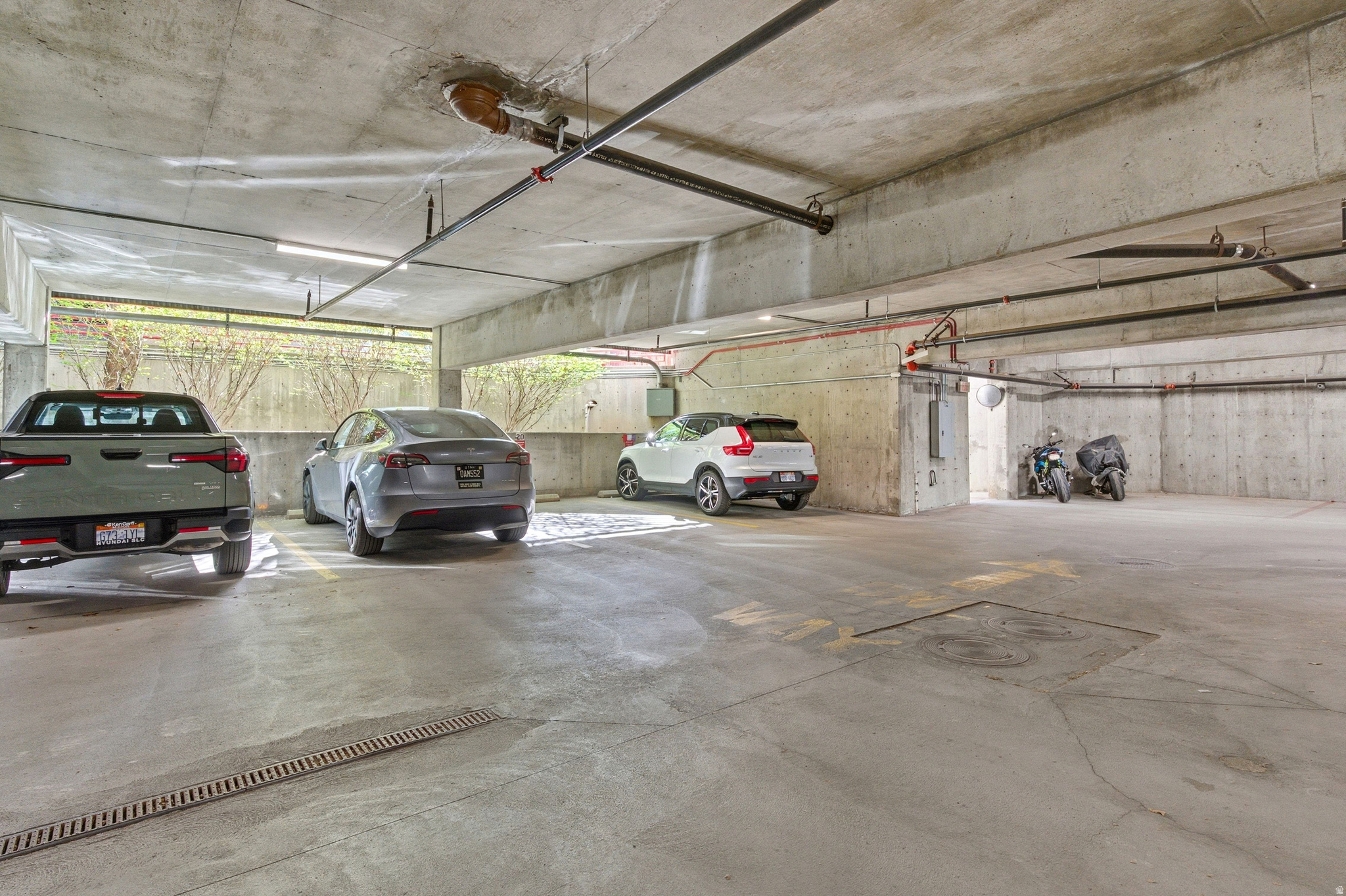 BROADWAY LOFTS - Residential