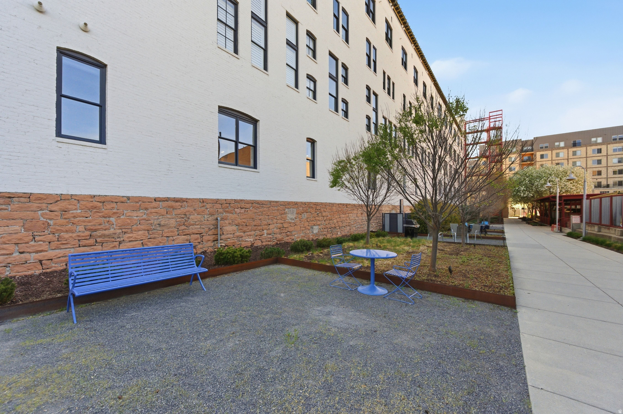 BROADWAY LOFTS - Residential