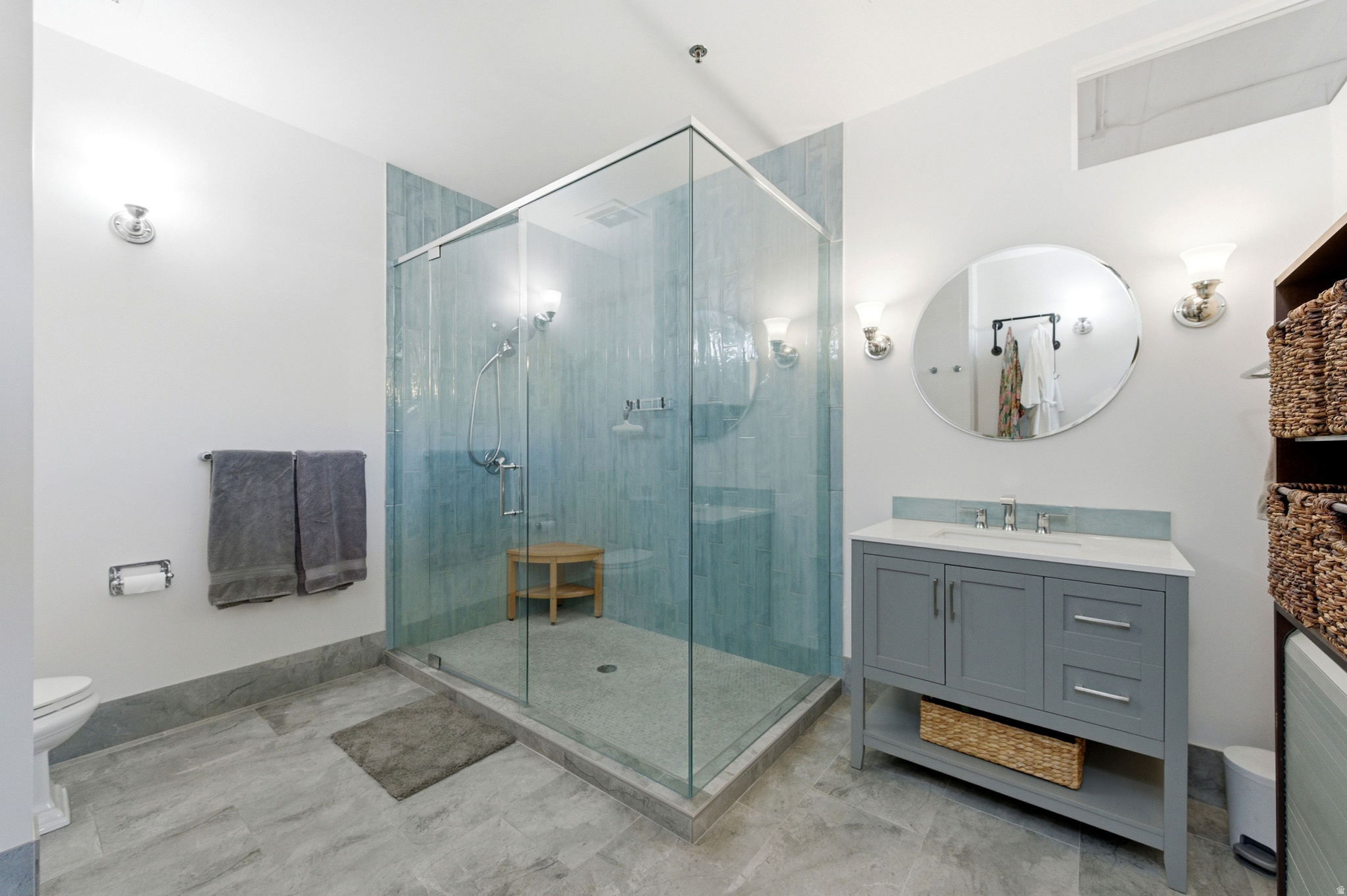 BROADWAY LOFTS - Residential