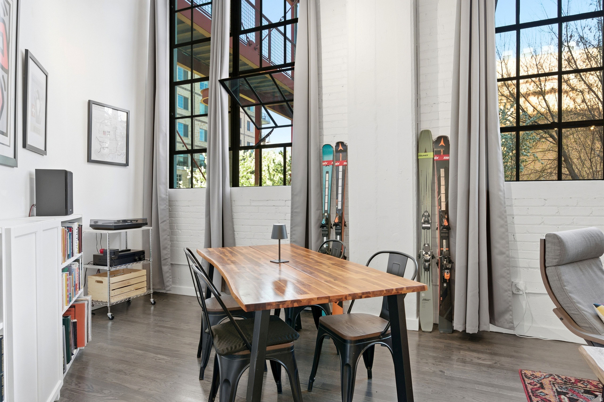 BROADWAY LOFTS - Residential