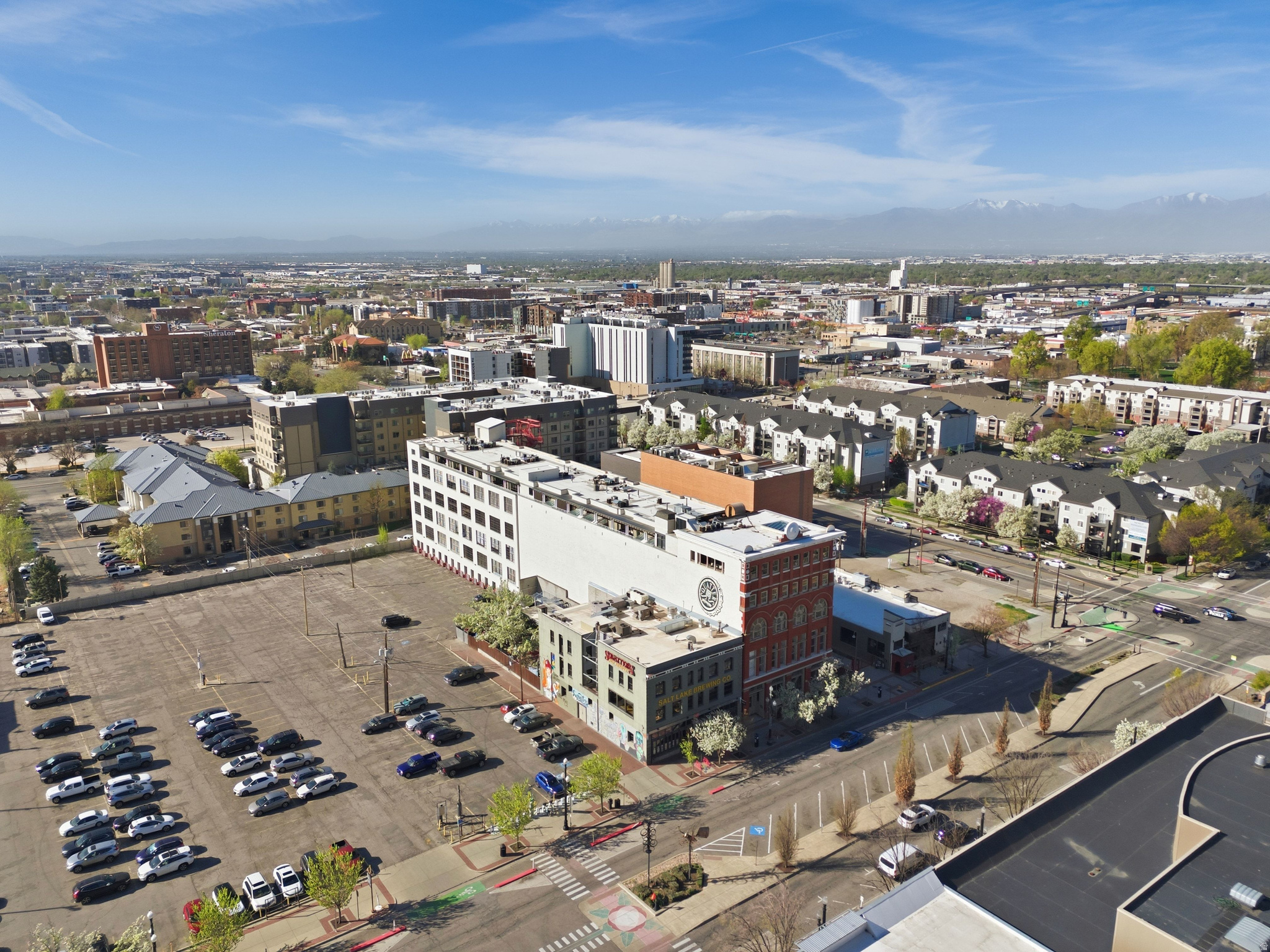 BROADWAY LOFTS - Residential