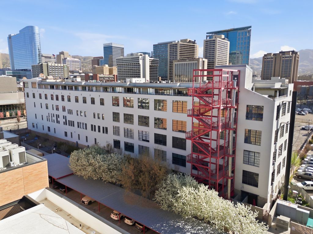 Photo of 159 W 300 S #206, Salt Lake City, UT 84101 (MLS # 2147789)