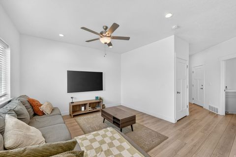 Tiny photo for 186 S 880 E, American Fork, UT 84003 (MLS # 2145997)