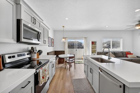 Tiny photo for 186 S 880 E, American Fork, UT 84003 (MLS # 2145997)