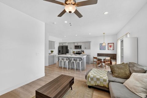 Tiny photo for 186 S 880 E, American Fork, UT 84003 (MLS # 2145997)