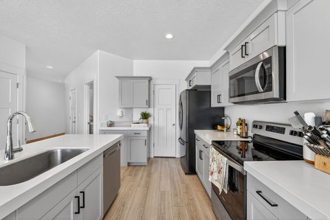 Tiny photo for 186 S 880 E, American Fork, UT 84003 (MLS # 2145997)