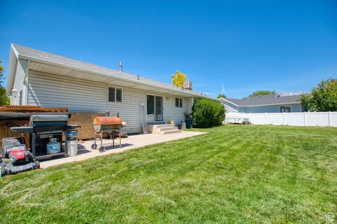 Tiny photo for 2208 N 825 E, Lehi, UT 84043 (MLS # 2101524)