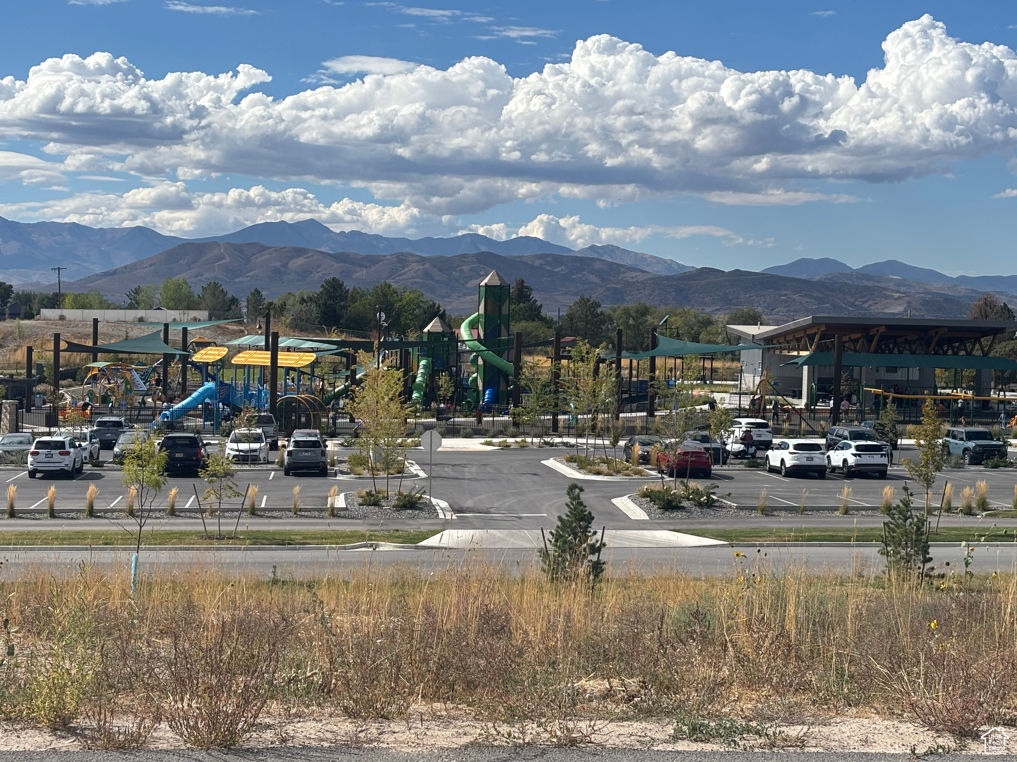 SUMMERCREST - Residential