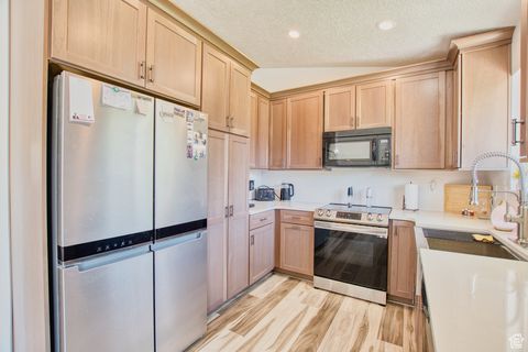Tiny photo for 2208 N 825 E, Lehi, UT 84043 (MLS # 2101524)