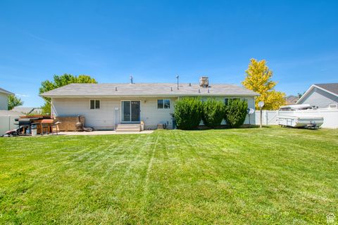 Tiny photo for 2208 N 825 E, Lehi, UT 84043 (MLS # 2101524)