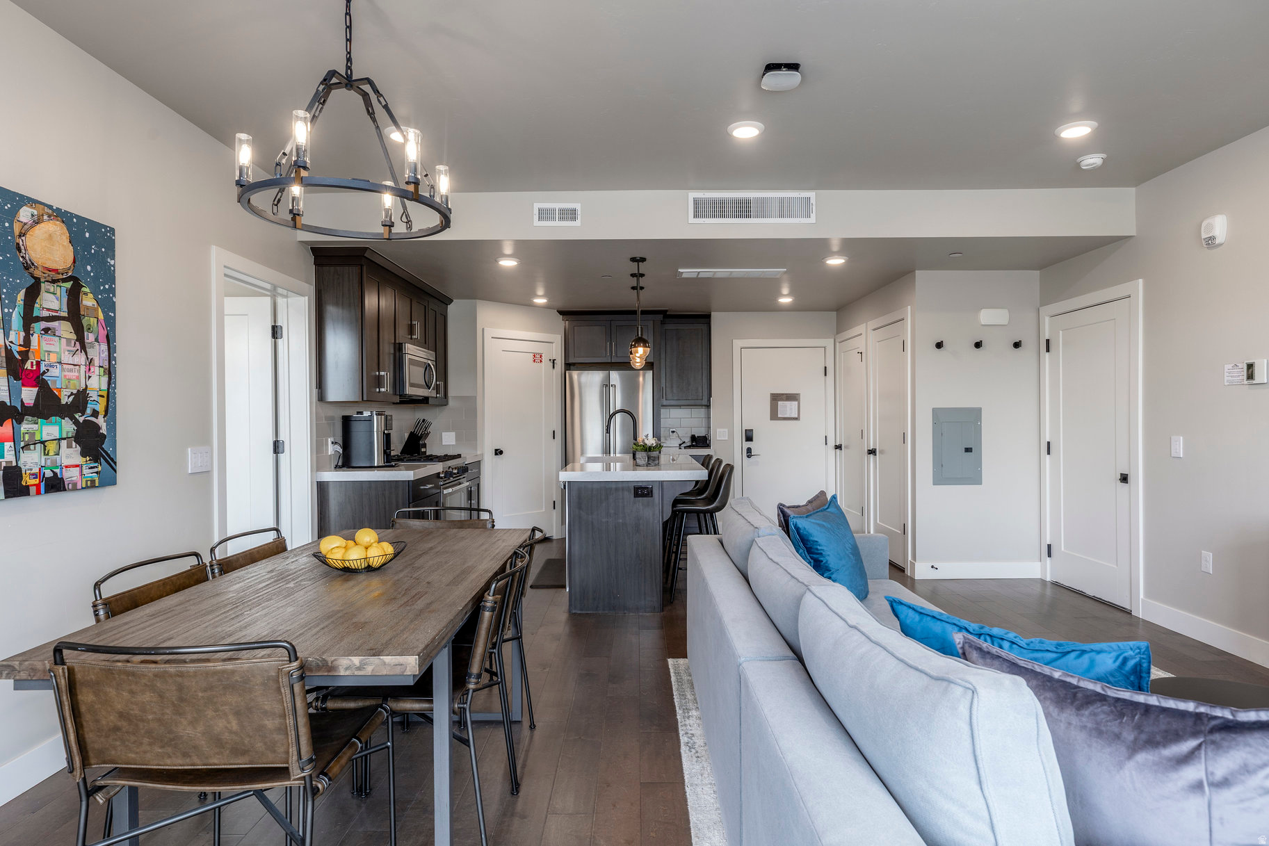 BLACK ROCK LUXURY CONDOS - Residential