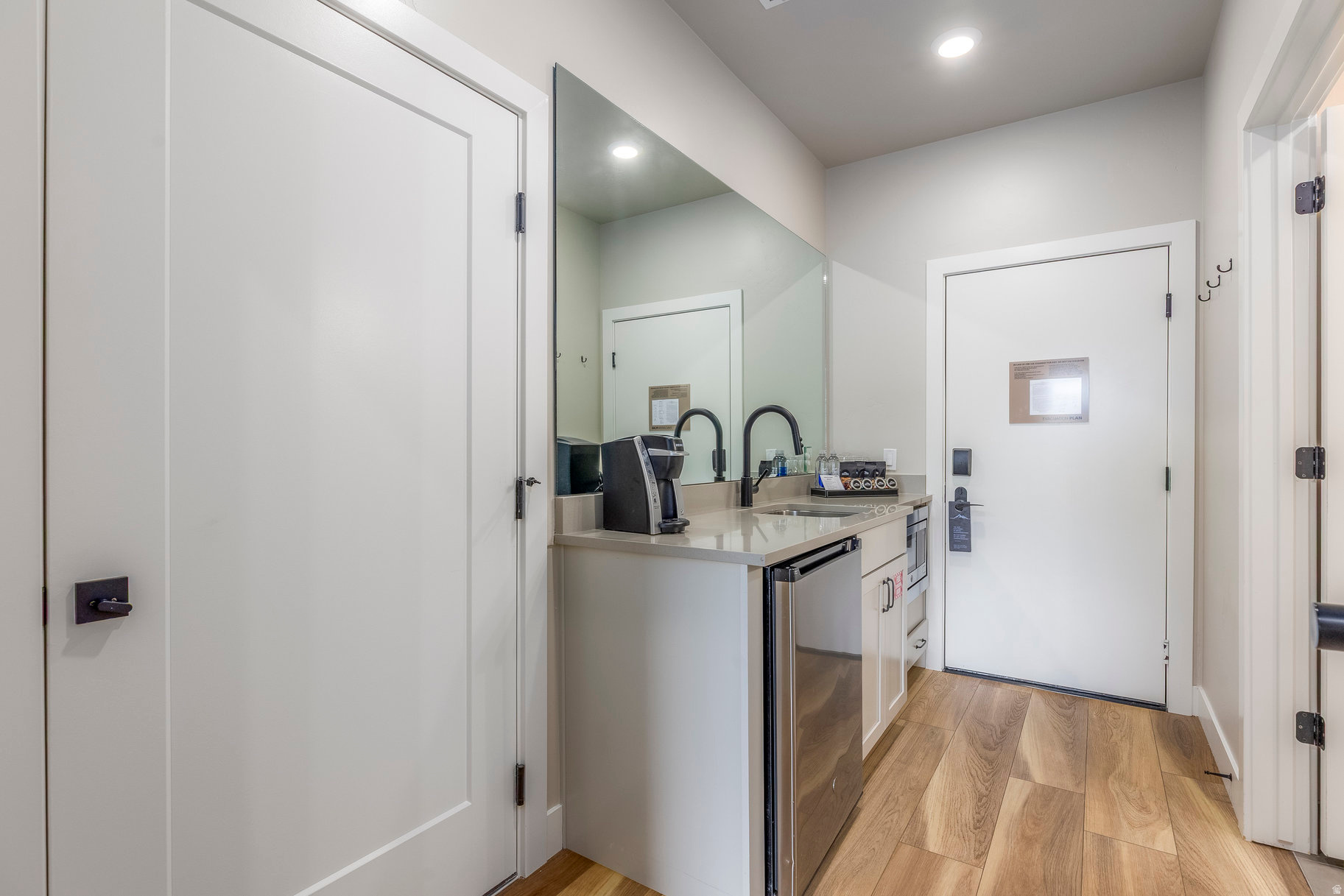 BLACK ROCK LUXURY CONDOS - Residential