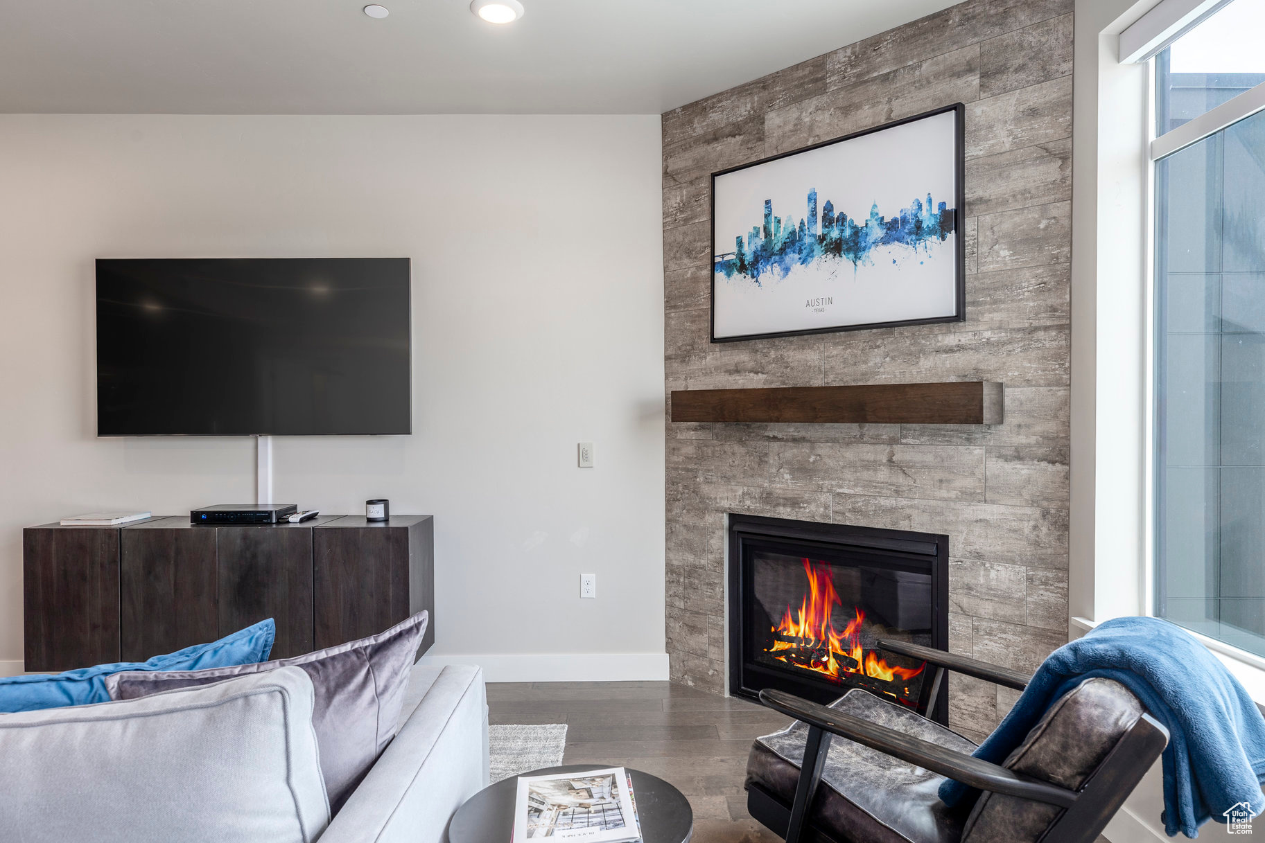 BLACK ROCK LUXURY CONDOS - Residential