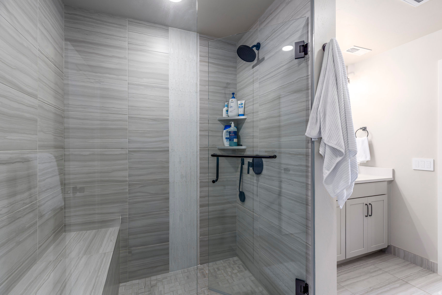 BLACK ROCK LUXURY CONDOS - Residential