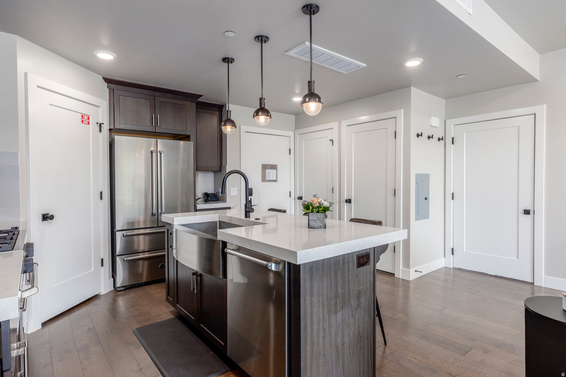 BLACK ROCK LUXURY CONDOS - Residential