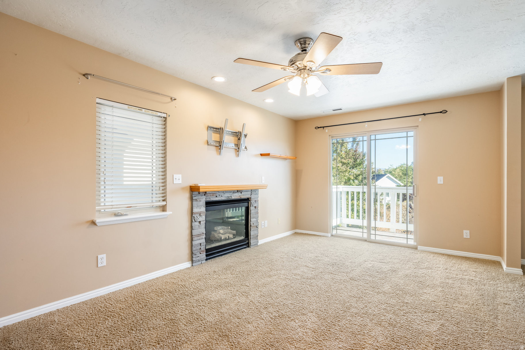 SPRING HOLLOW AT BATEMAN FARM - Residential