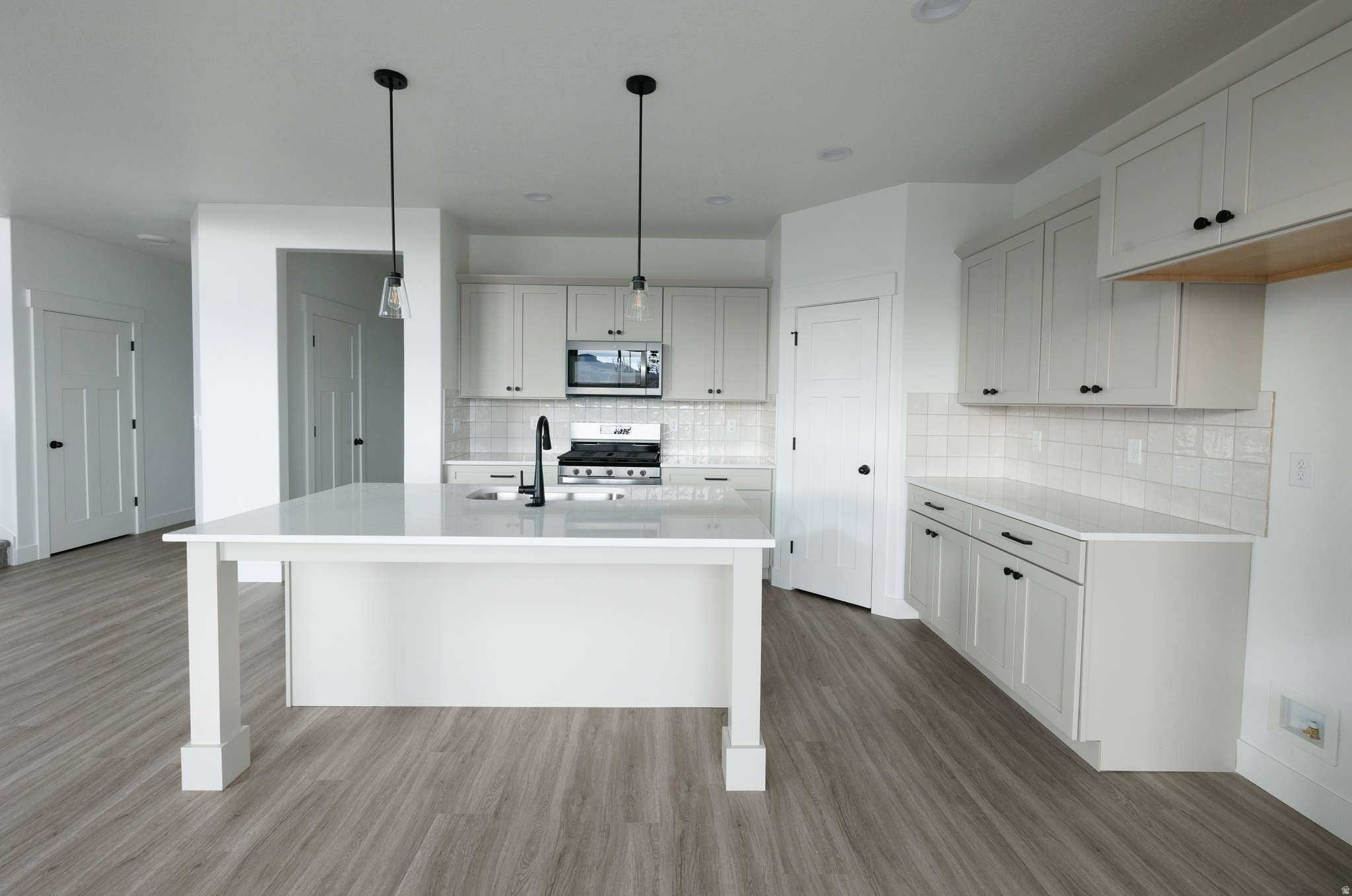 RIDGEHORNE - Residential