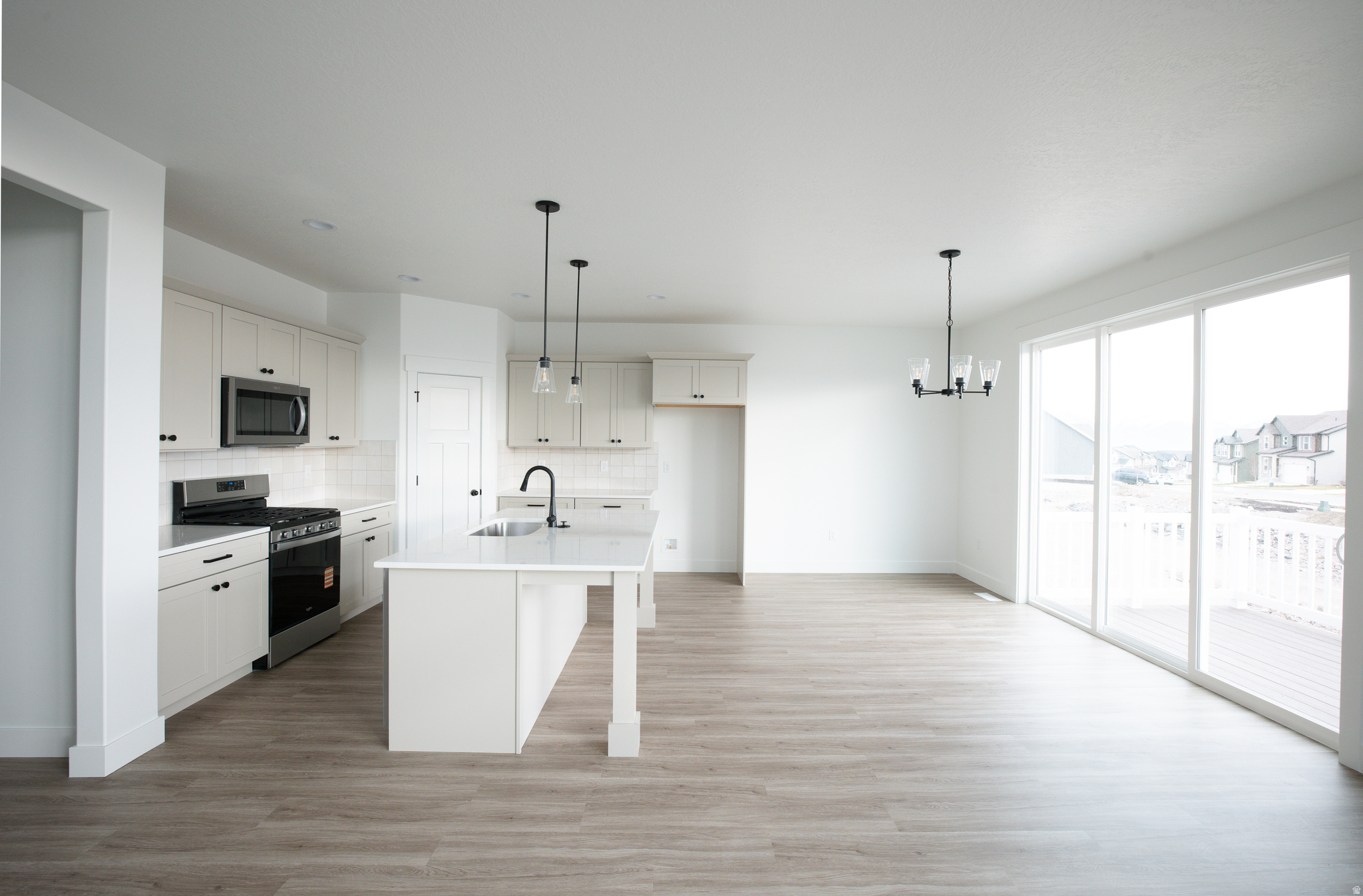 RIDGEHORNE - Residential